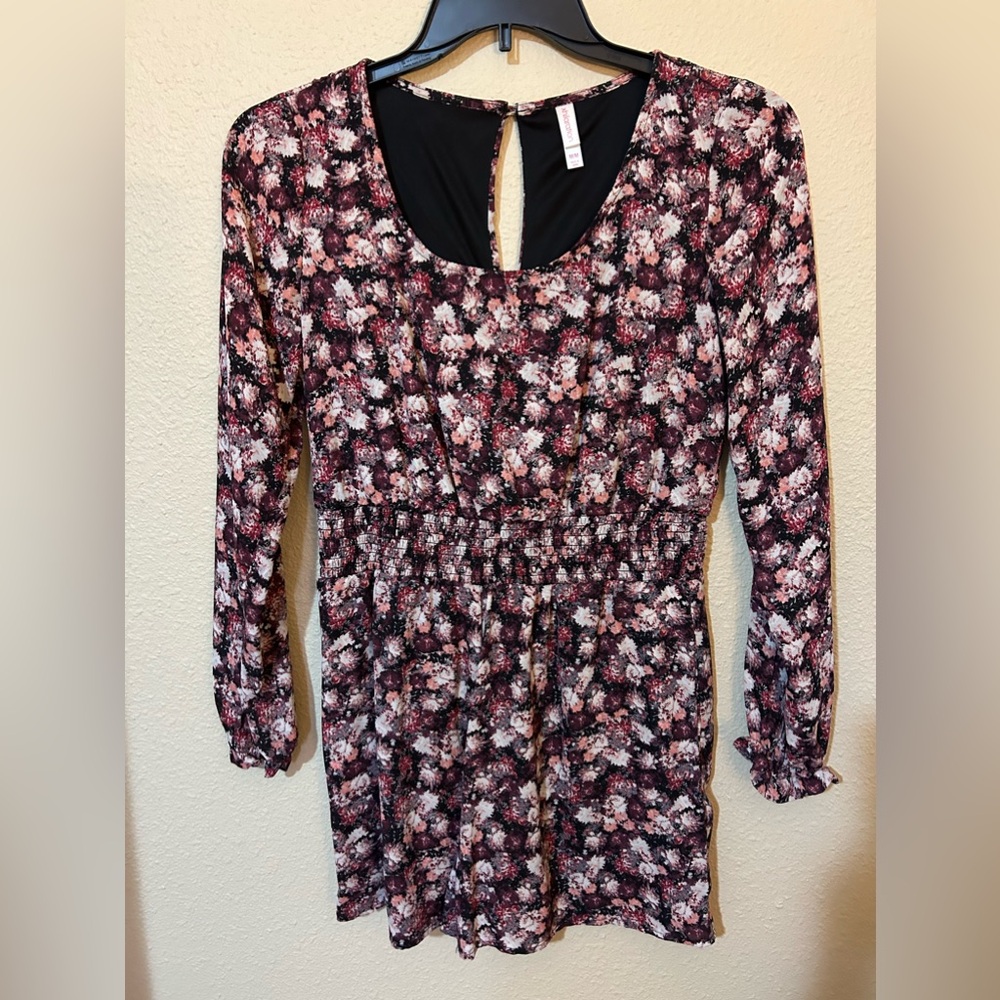 Xhiliration flower romper size Medium